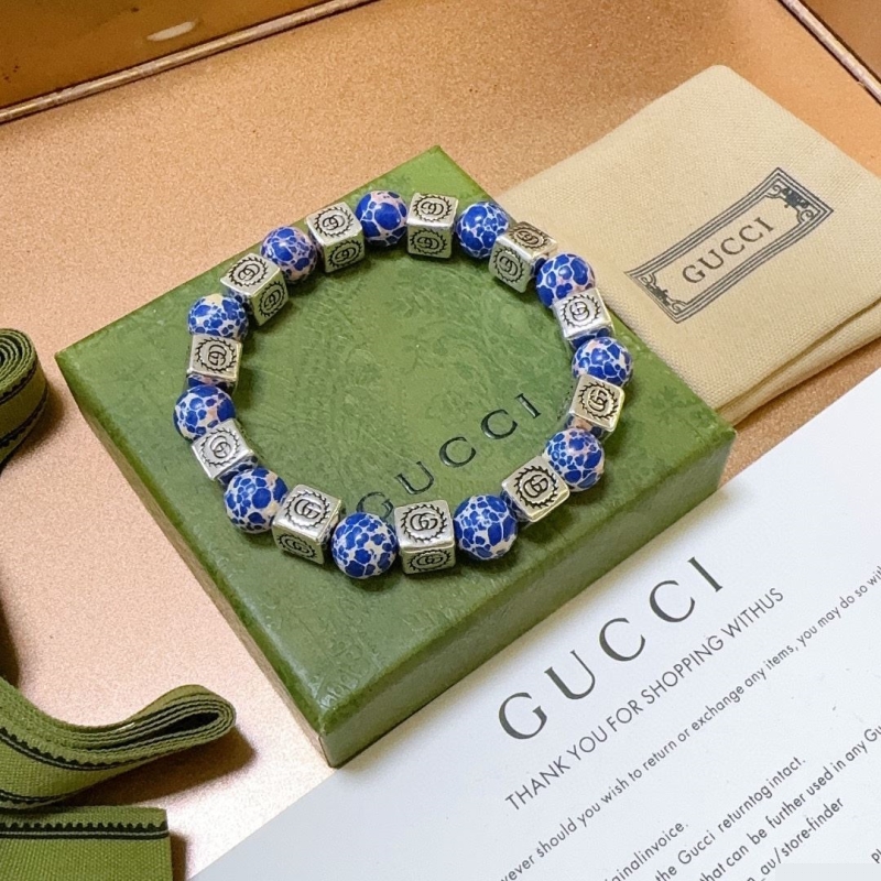 G*u*i bracelets